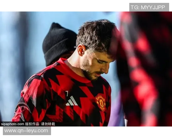 曼联旧将警告卢克肖懒惰或成双红会隐患萨拉赫将发起攻击