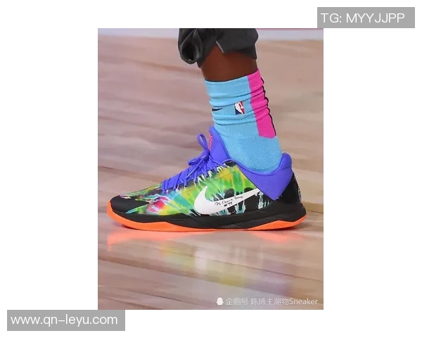 Nike推出多款圣诞特别配色球鞋詹姆斯库里杜兰特莫兰特文班代言款齐亮相 Nike推出多款圣诞特别配色球鞋詹姆斯库里杜兰特莫兰特文班代言款齐亮相