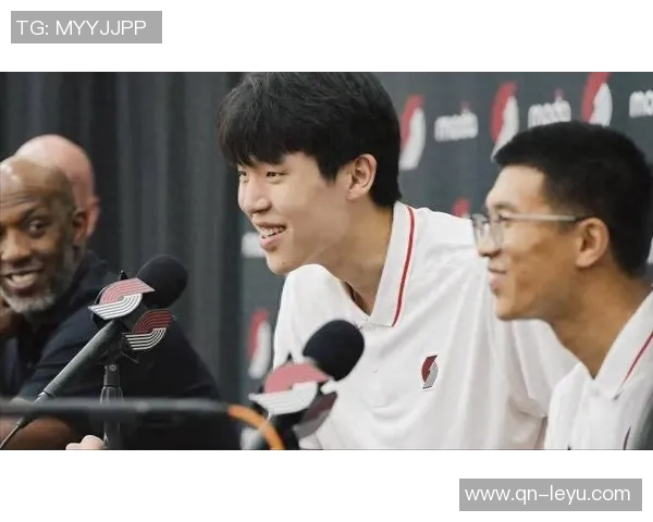 杨瀚森揭秘克里斯哥哥的努力生活习惯每天早起自学英语与妻子视频通话 杨瀚森揭秘克里斯哥哥的努力生活习惯每天早起自学英语与妻子视频通话